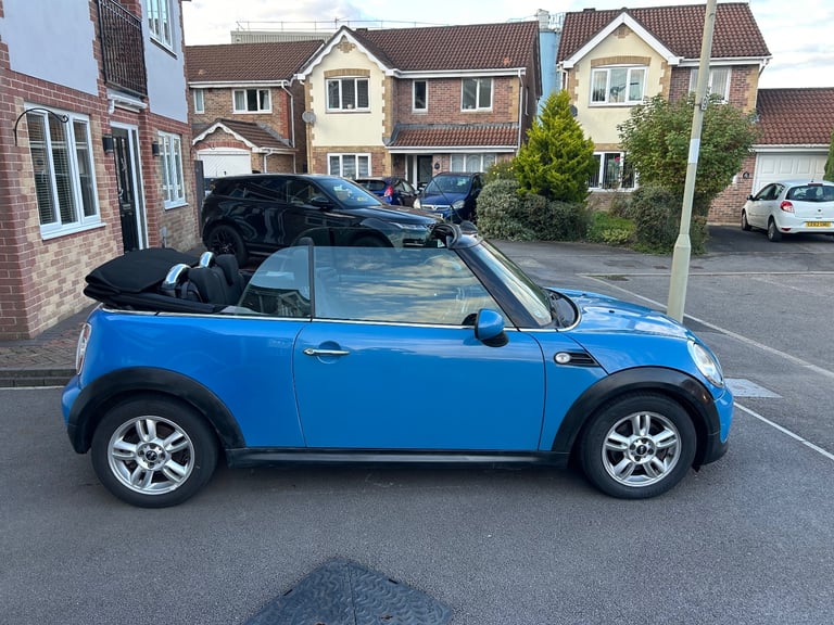 Mini, CONVERTIBLE, Convertible, 2013, Manual, 1598 (cc), 2 doors