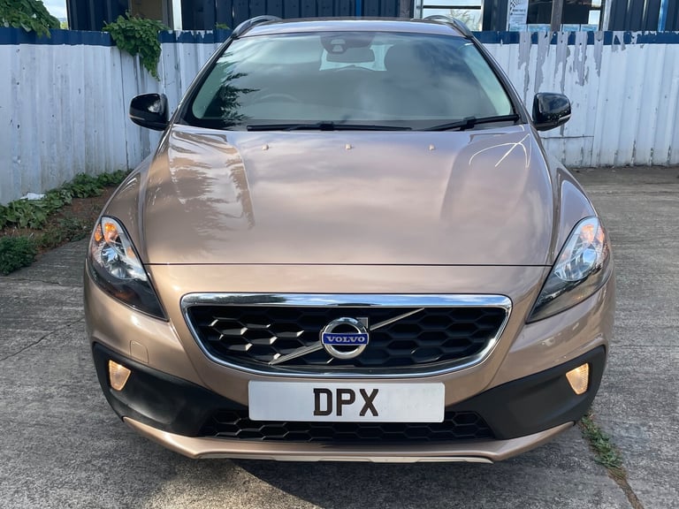 2014 Volvo V40 Cross Country 1.6 D2 CROSS COUNTRY SE AUTOMATIC 5-Door Diesel