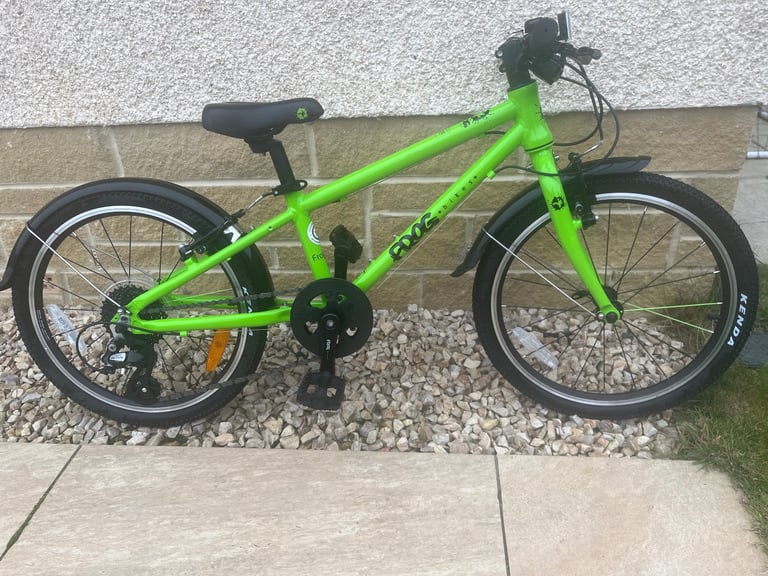 image for Immaculate Frog 52 Bike like new £210 5-7 years