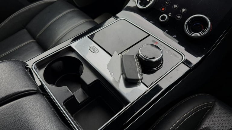 2017 Land Rover Range Rover Velar 2.0 D240 R-Dynamic SE 5dr Auto ESTATE DIESEL Automatic