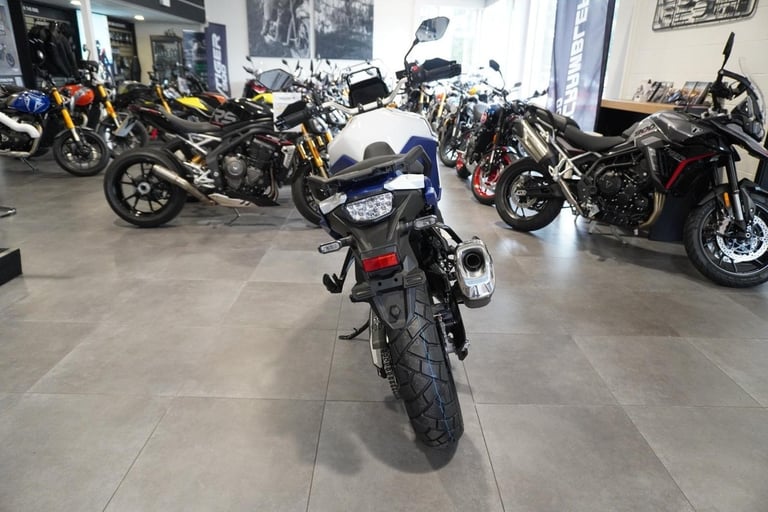 Suzuki V-Strom 800 DE, 2025, Pearl Tech White. IN STOCK NOW