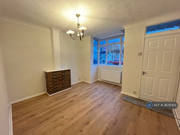 3 bedroom house in Chaucer Road, Gillingham, ME7 (3 bed) (#2675005)