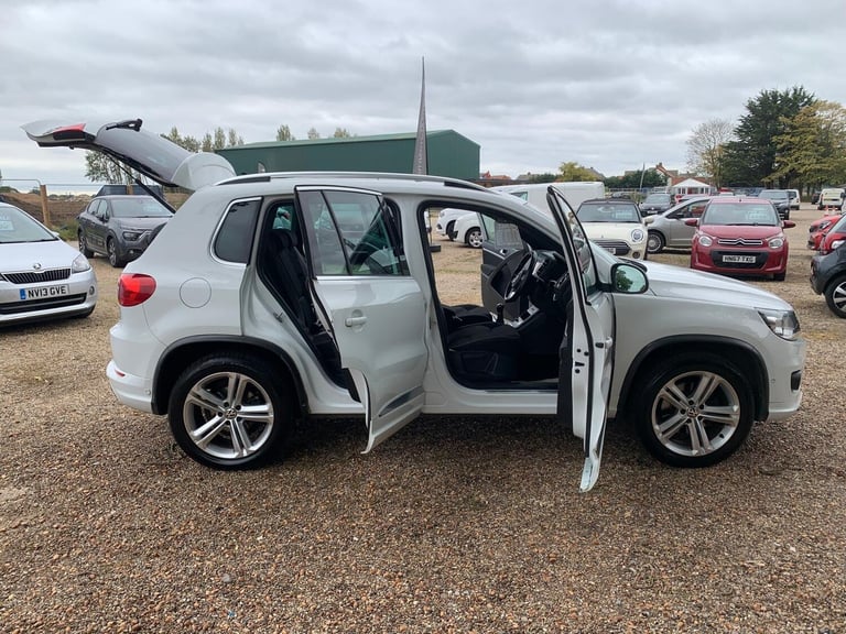 2014 Volkswagen Tiguan 2.0 TDi BlueMotion Tech R-Line 177 5dr ESTATE Diesel Manual