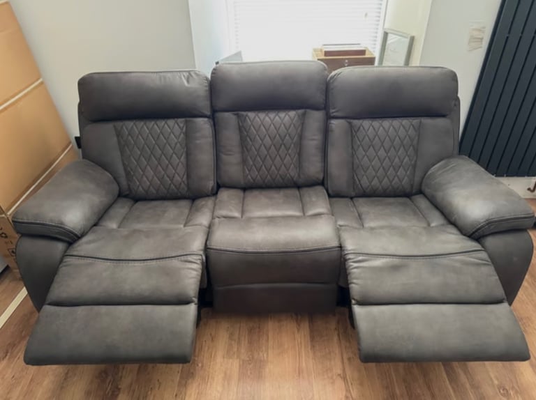 Three seater electric recliner sofa 