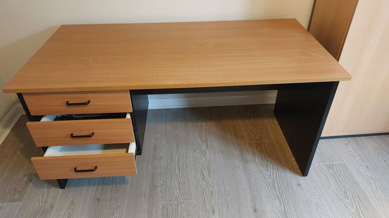 Desk for home or office 