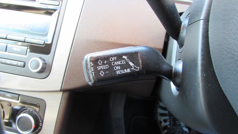 2013 Volkswagen Passat 2.0 TDI Bluemotion Tech SE 4dr DSG SALOON Diesel Automatic