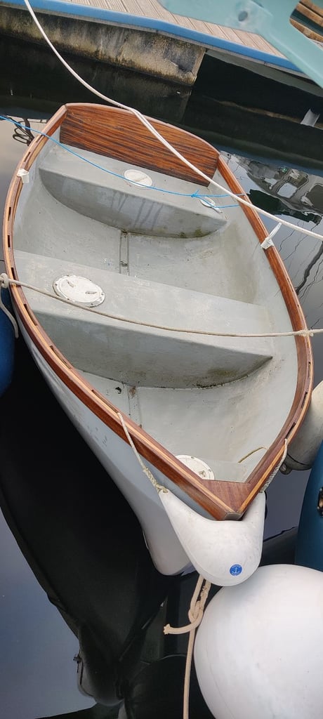 Dinghy fiberglass punt