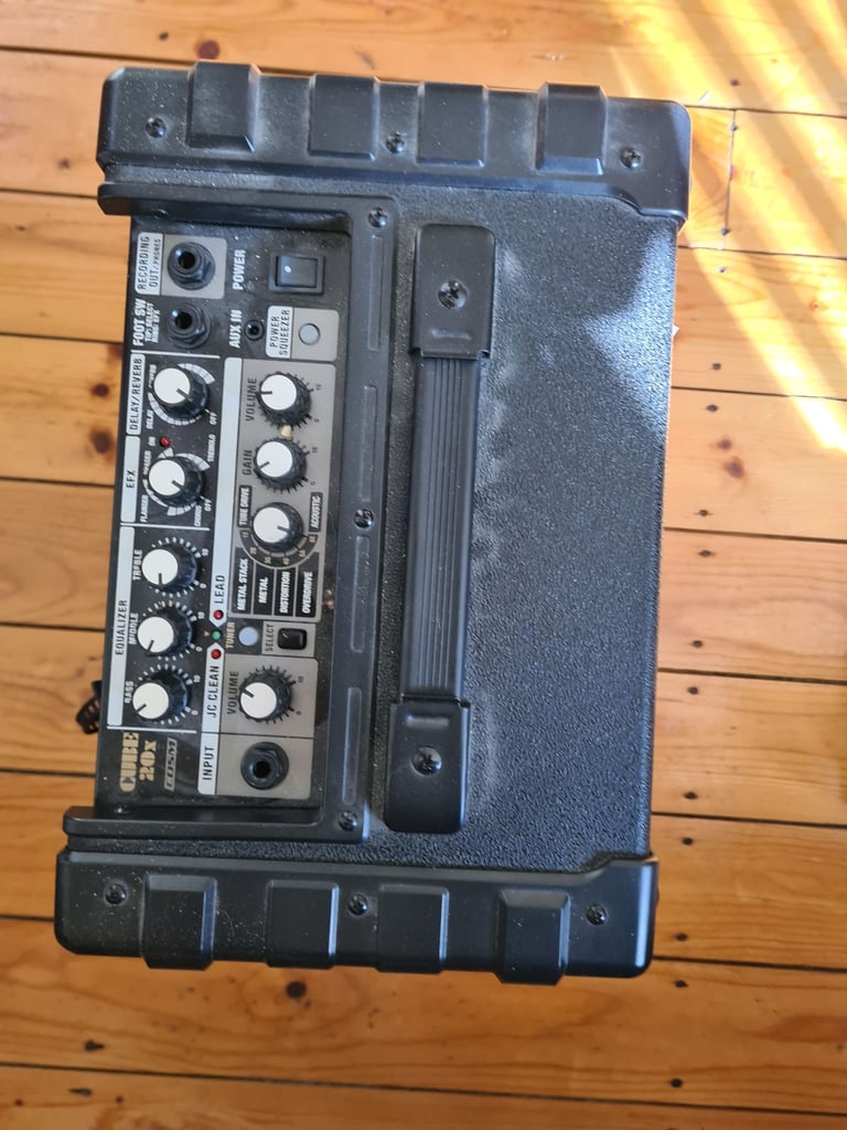 Roland cube-20x