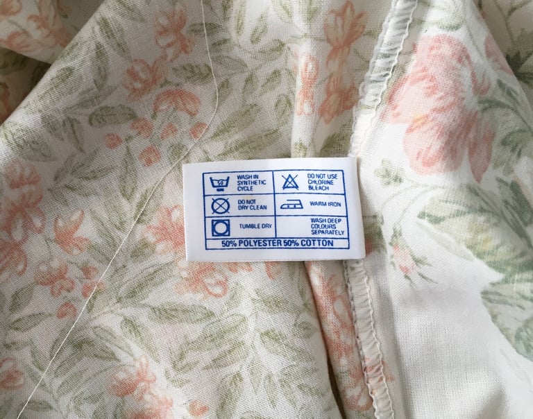 Co-ordinating set of terracotta single bed linen