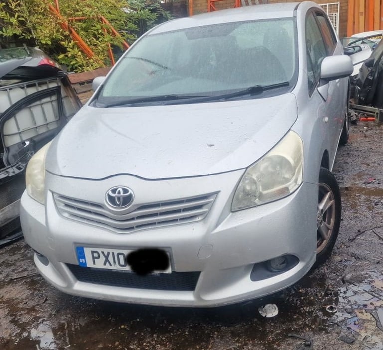 Toyota Verso Front Bumper Silver 2010