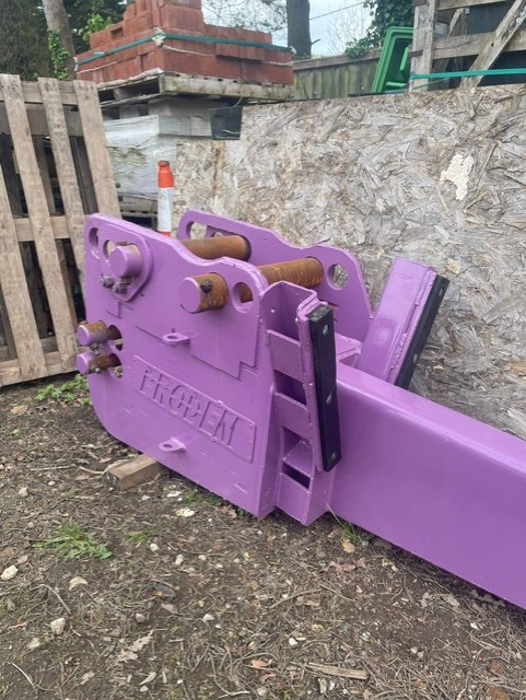 image for Prodem 13/20 ton excavator / digger concrete pipe lifter, 65mm / 80mm multi fit pins