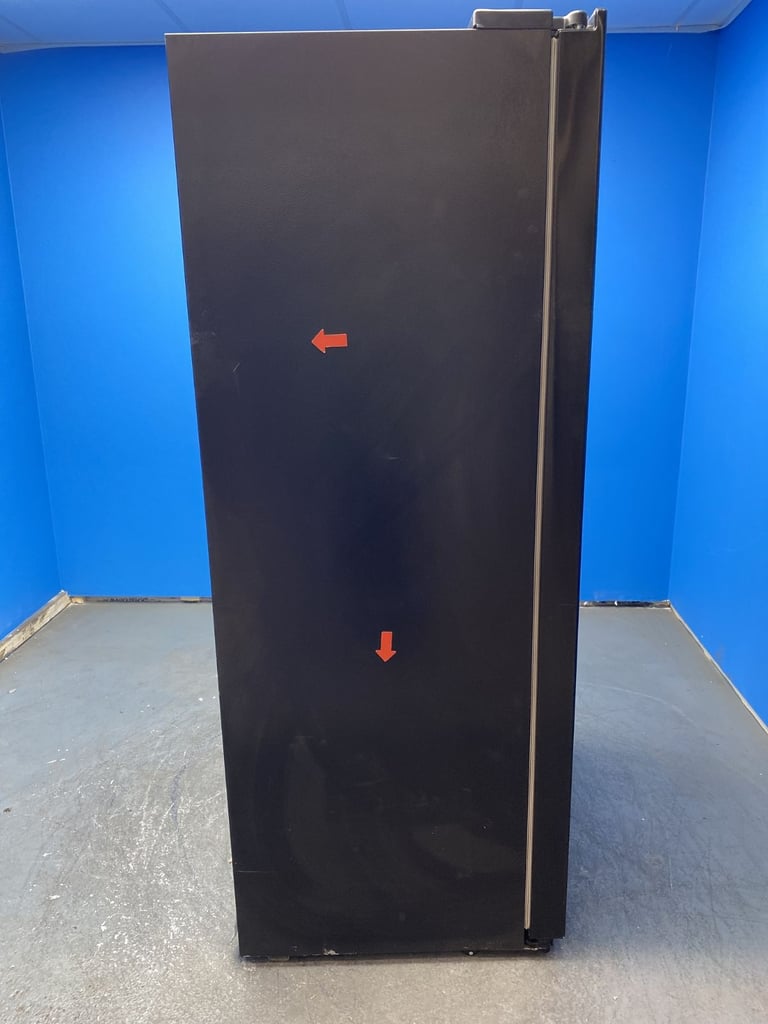 Hisense PureFlat RS694N4TFF American Fridge Freezer