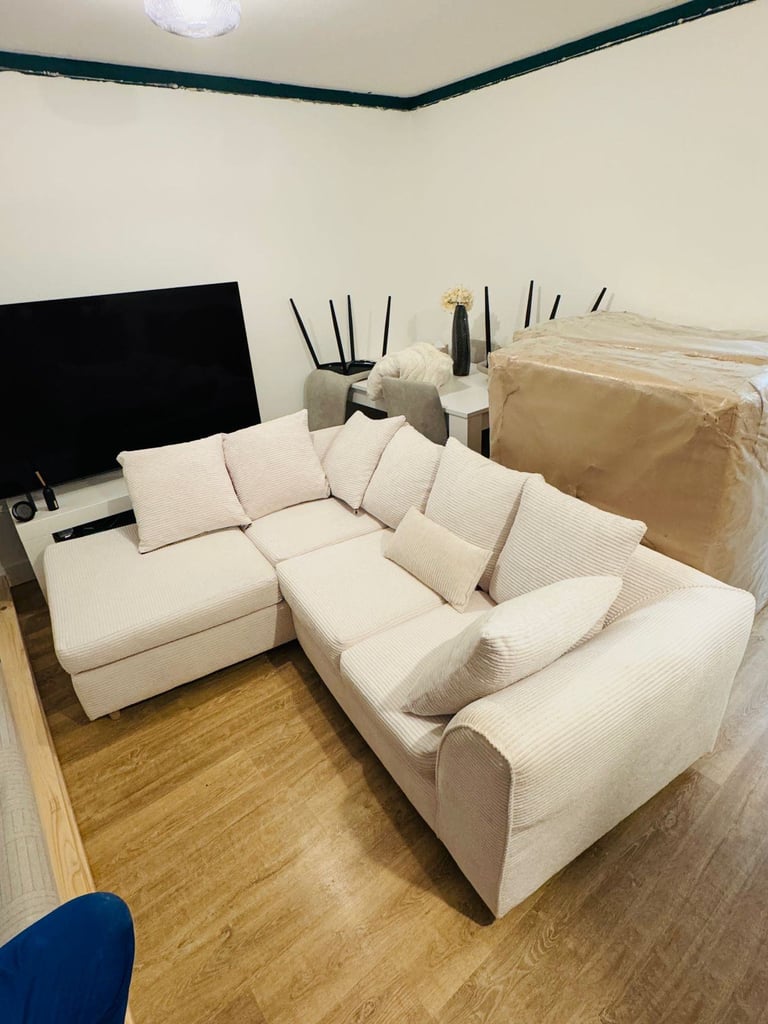 L Shape sofa - Excellent Condition (free Delivery)