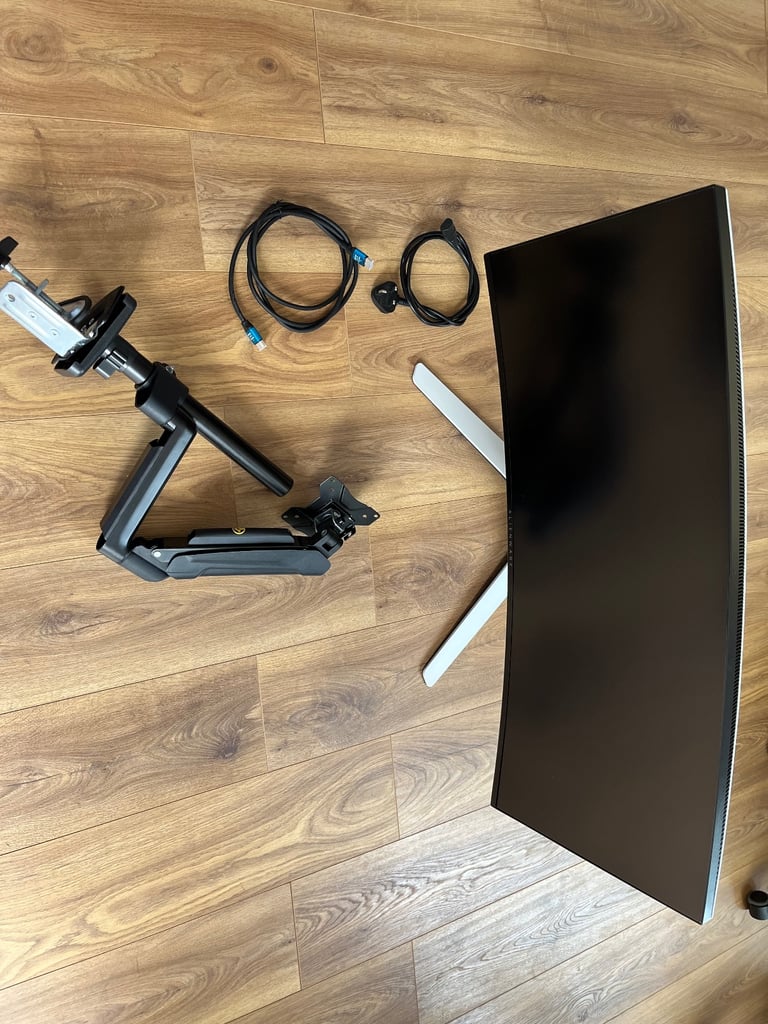 image for Alienware gaming monitor 34 gsync 120hz 