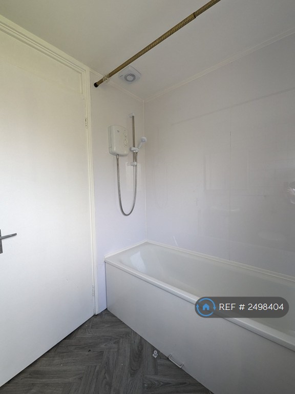 4 bedroom house in Maclean Square, Glasgow, G51 (4 bed) (#2498404)
