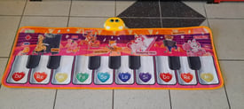 Floor piano keyboard mat