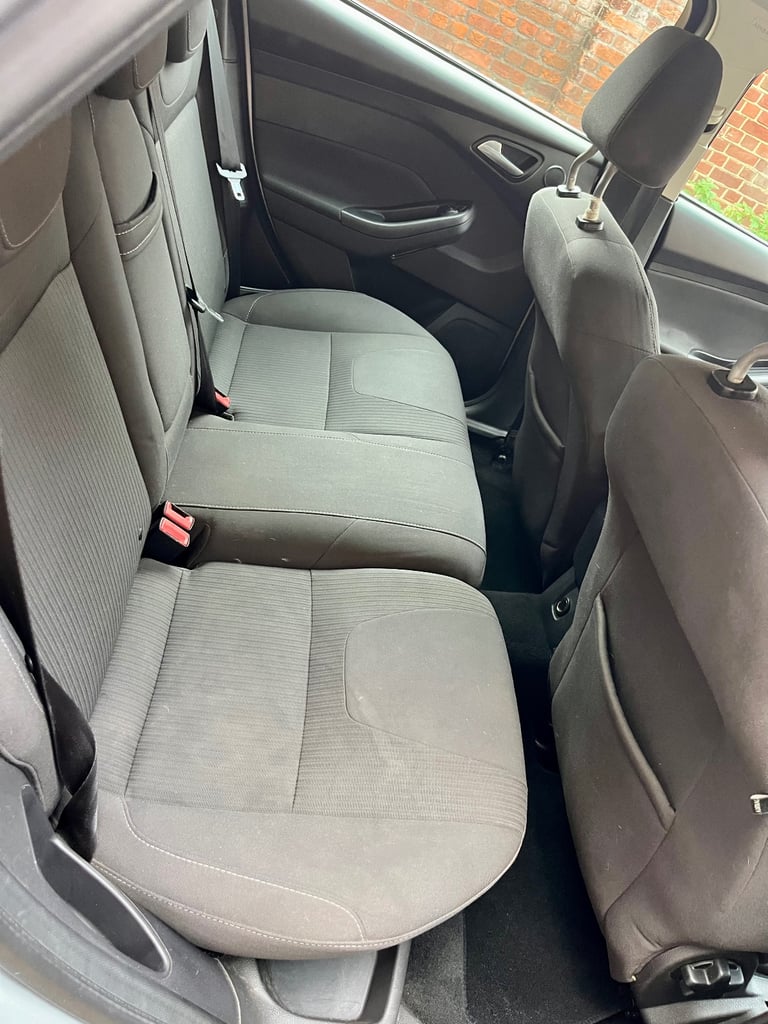 Ford, FOCUS, Hatchback, 2011, Manual, 1560 (cc), 5 doors