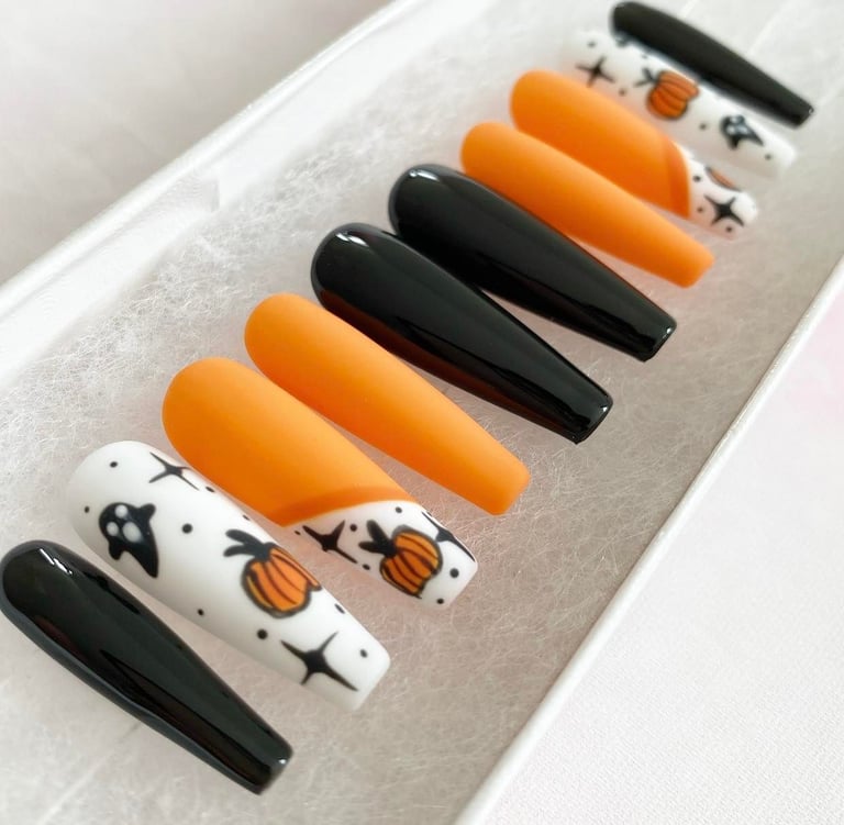 HALLOWEEN PRESS-ON NAILS - CUSTOM, HAND-PAINTED, AFFORDABLE