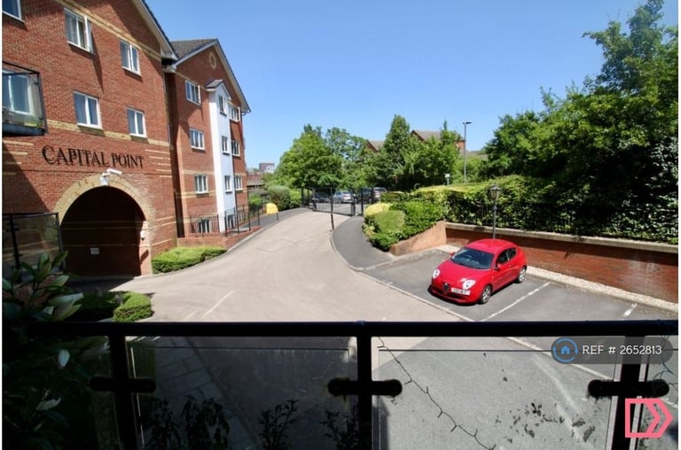 2 bedroom flat in Temple Place, Reading, RG1 (2 bed) (#2652813)