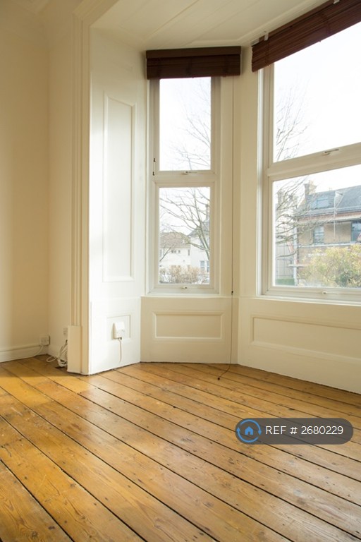 1 bedroom flat in Anerley Park, London, SE20 (1 bed) (#2680229)