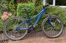 Specialized Myka MTB. Young ladies 13&quot; frame, 26x2.0 fast track QR tyres, 21 gears, suntour forks