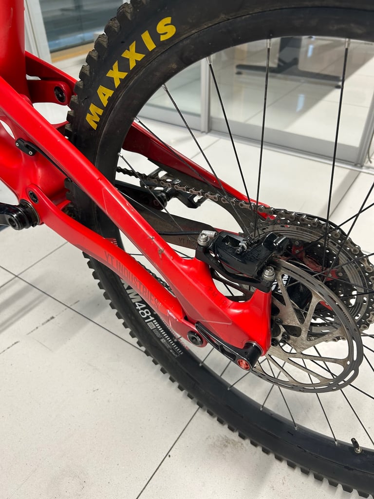 YT Capra CF Pro Full Suspension Mountain Bike Men’s MTB Large 