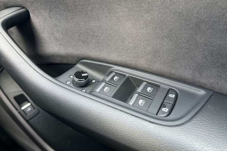 2025 Audi Q8 55 TFSI Quattro S Line 5dr Tiptronic ESTATE PETROL Automatic