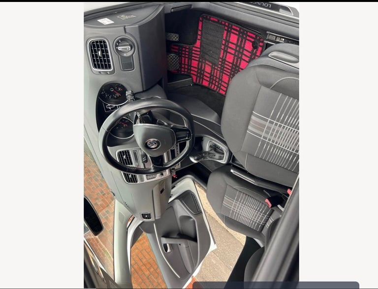 Volkswagen Polo 1.2 TSI - Automatic 