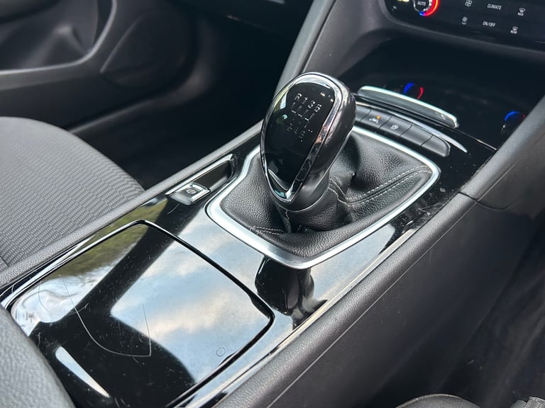 2017 Vauxhall Insignia 2.0 Turbo D SRi Vx-line Nav 5dr ESTATE Diesel Manual