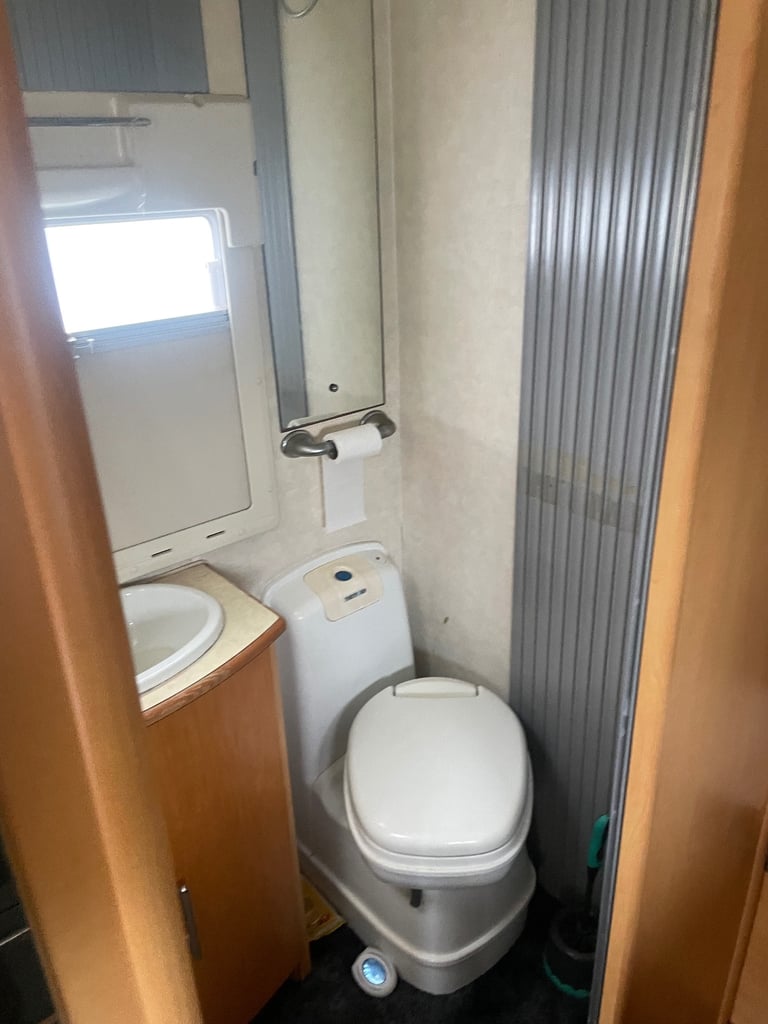 Elldis caravan 4 berth 2006 may px