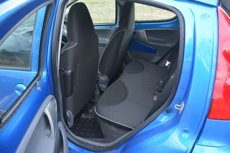 Peugeot, 107, Hatchback, 2010, Manual, 998 (cc),5 doors - Image 13