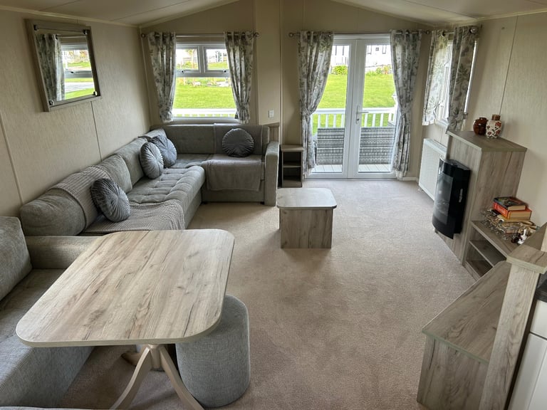 Mobile home for sale - 11.5 month season - Burgh Castle, Great Yarmouth