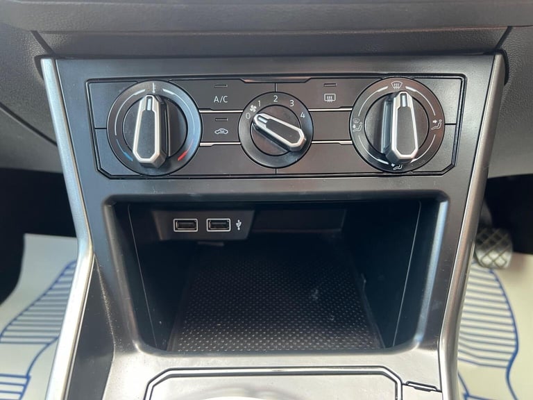 VOLKSWAGEN POLO 1.0 SE Euro 6 (s/s) 5dr 2018