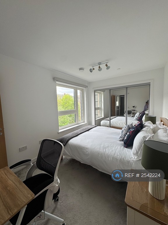 2 bedroom flat in Shrubhill Walk, Edinburgh, EH7 (2 bed) (#2542224)
