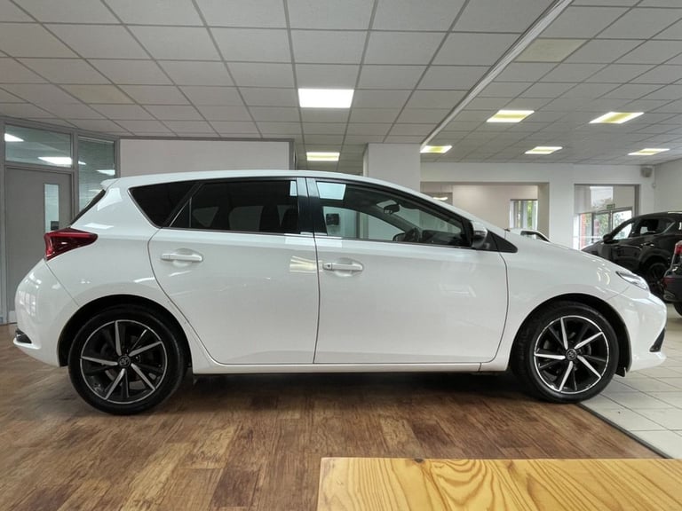 2017 Toyota Auris 1.2T Design TSS 5dr HATCHBACK PETROL Manual