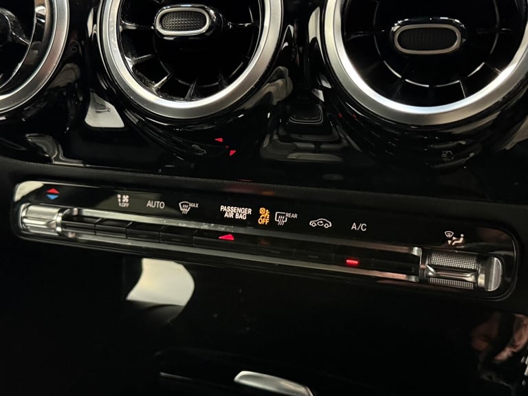 2019 Mercedes-Benz A-Class 1.3 A180 SE (Executive) Hatchback 5dr Petrol 7G-DCT Euro 6 (s/s) (136 ...