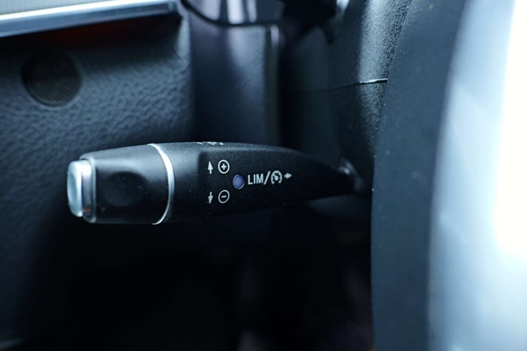 2015 Mercedes-Benz E Class 2.1 E220 AMG Line Bluetec Auto 4dr Saloon Diesel Automatic