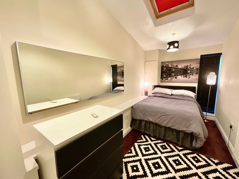 Large 2 bedrooms flat ( CF116AH ) 