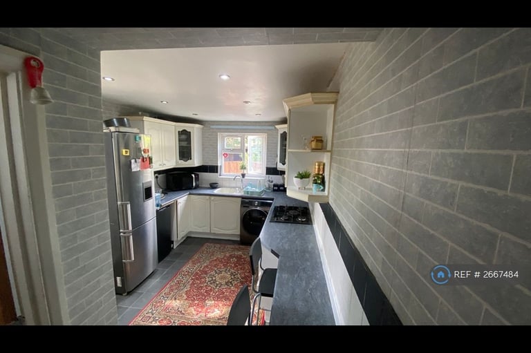 2 bedroom house in Nelson Close, Uxbridge, UB10 (2 bed) (#2667484)