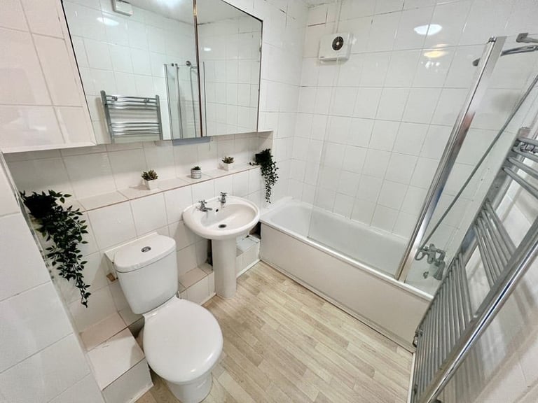 💫 Spacious Room Available | 1 Min to Island Gardens Station | E14 📍