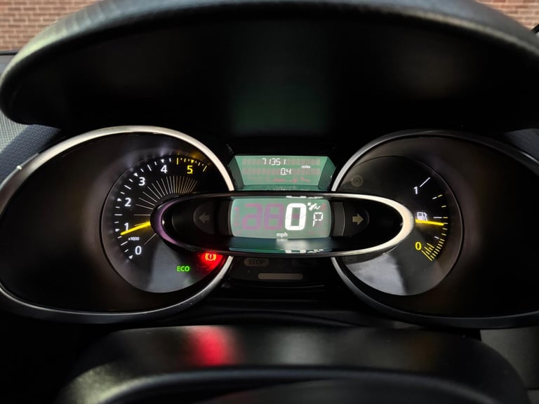 2015 Renault Clio 1.5 dCi Dynamique S Nav Auto Euro 6 5dr HATCHBACK Diesel Automatic