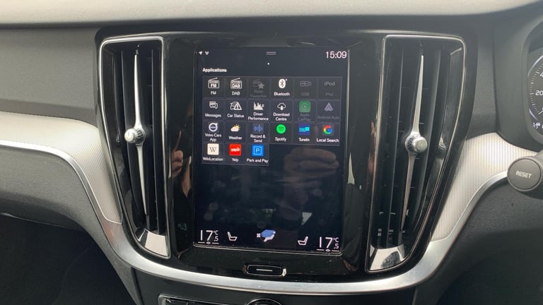 2020 Volvo V60 2.0 D3 Inscription Plus Estate 5dr Diesel Auto Euro 6 (s/s) (150 ps) ESTATE Diesel...