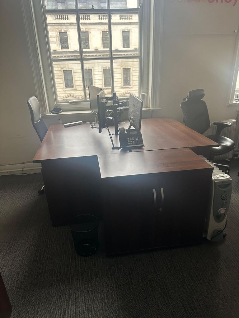 Office Room Desks