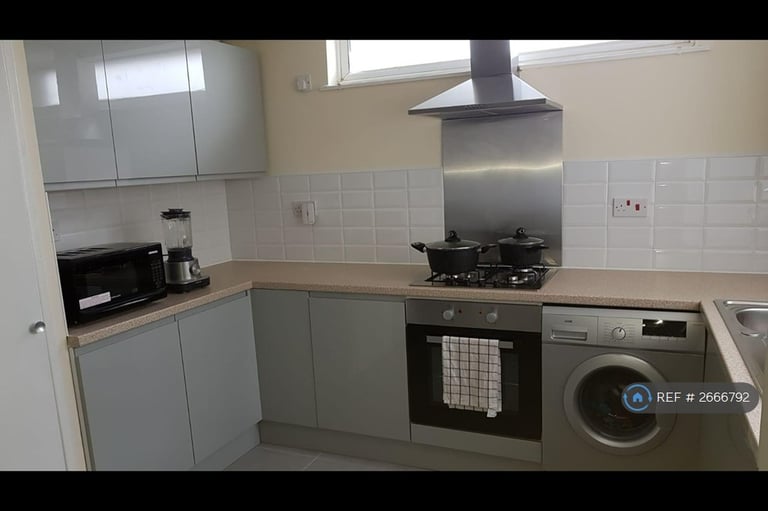 1 bedroom in Clematis Close, Romford, RM3 (#2666792)