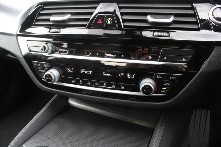 2021 BMW 5 Series 2.0 530e 12kWh M Sport Steptronic Euro 6 (s/s) 4dr SALOON Petrol/Electric Hybri...
