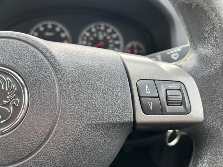 2008 Vauxhall Vectra 1.8 VVT Life 5dr HATCHBACK Petrol Manual