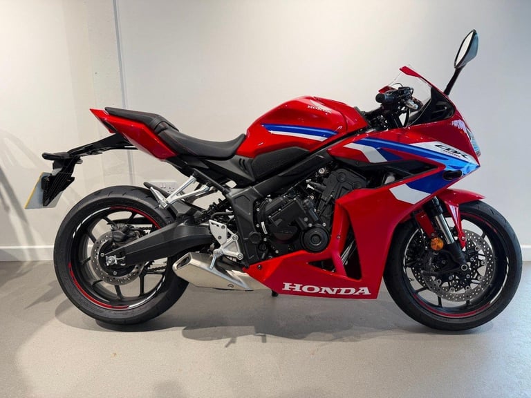 image for 2025 HONDA CBR650R E-Clutch, '25 Plate with just 117 miles