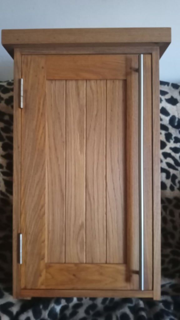 Solid oak bathroom unit two glass shelves new high 31 wide 15 inches top 17 inches £80