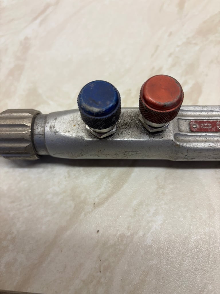 Oxy Acetylene Welding Torch plus 11 Nozzles and Cutting Attachment