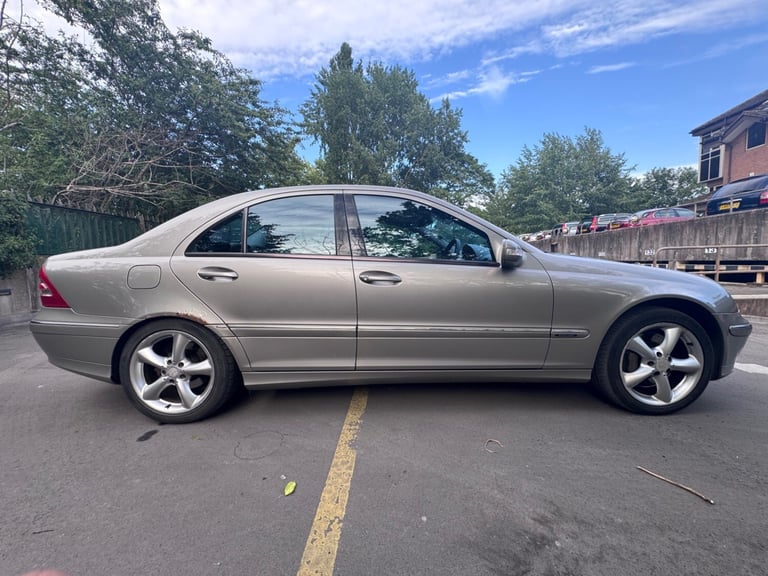 2003 MERCEDES-BENZ C CLASS C180K Avantgarde SE 4dr AUTO PETROL SILVER SALOON VGC